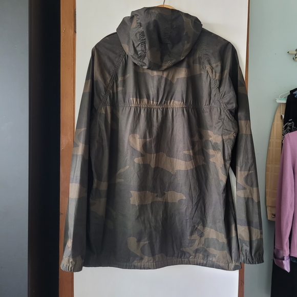 Abercrombie & Fitch Green Camo Hooded Jacket Lightweight Water Resistant Large - Picture 9 of 16